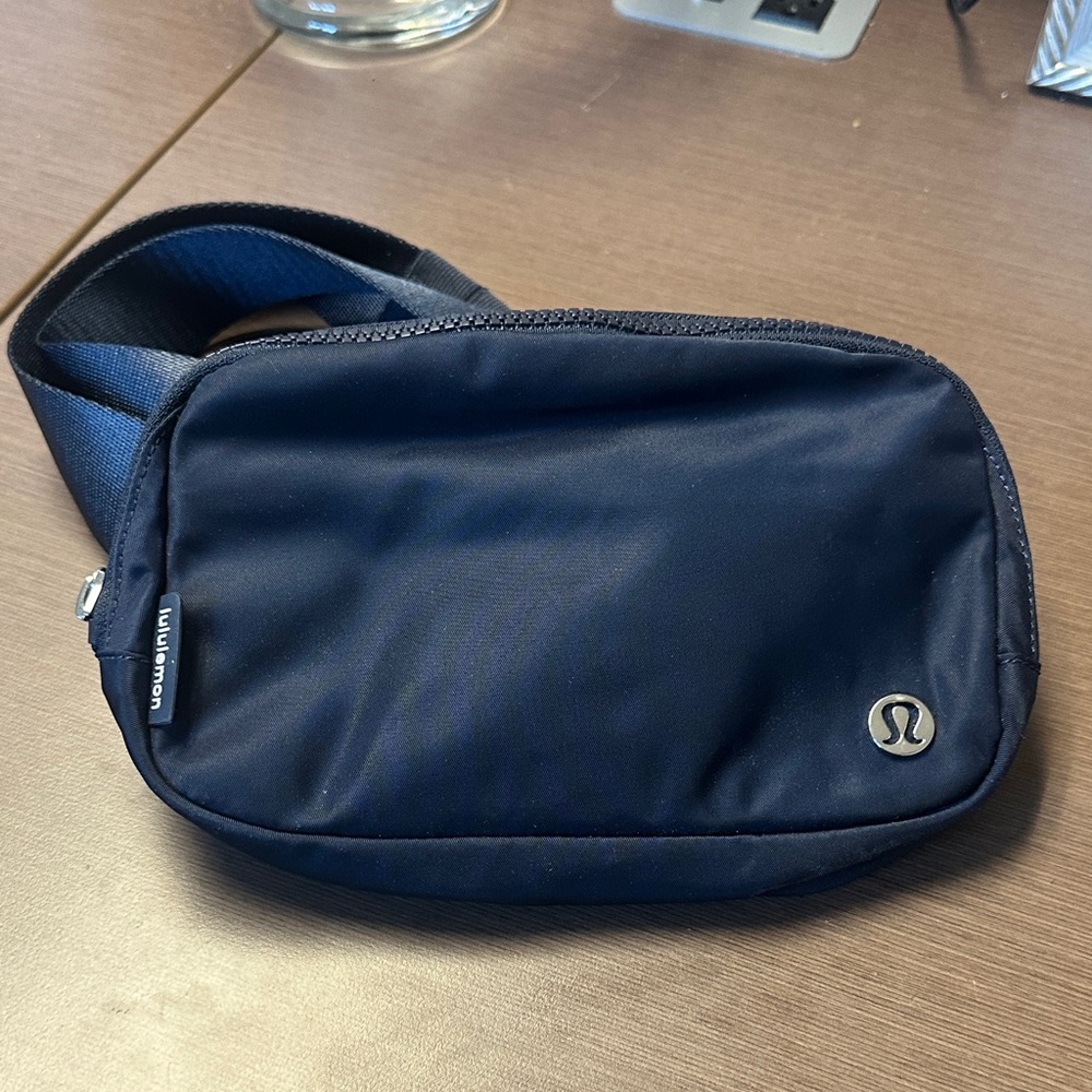 lululemon everywhere belt Bag